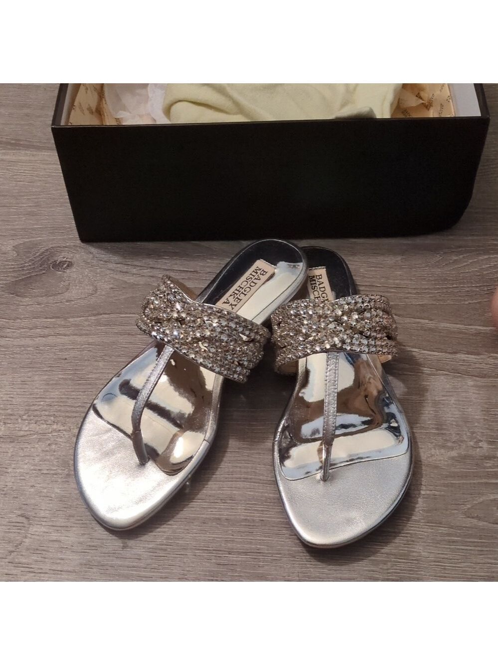 Badgley Mischka Trent silent leather embellished thong sandals size 6